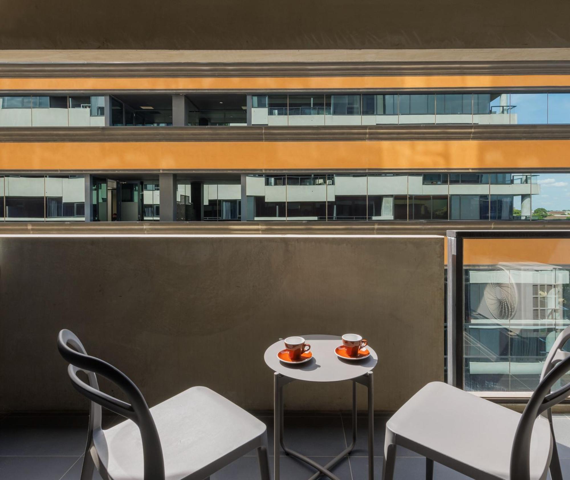 Oaks Melbourne St Kilda Road Hotel Exterior photo