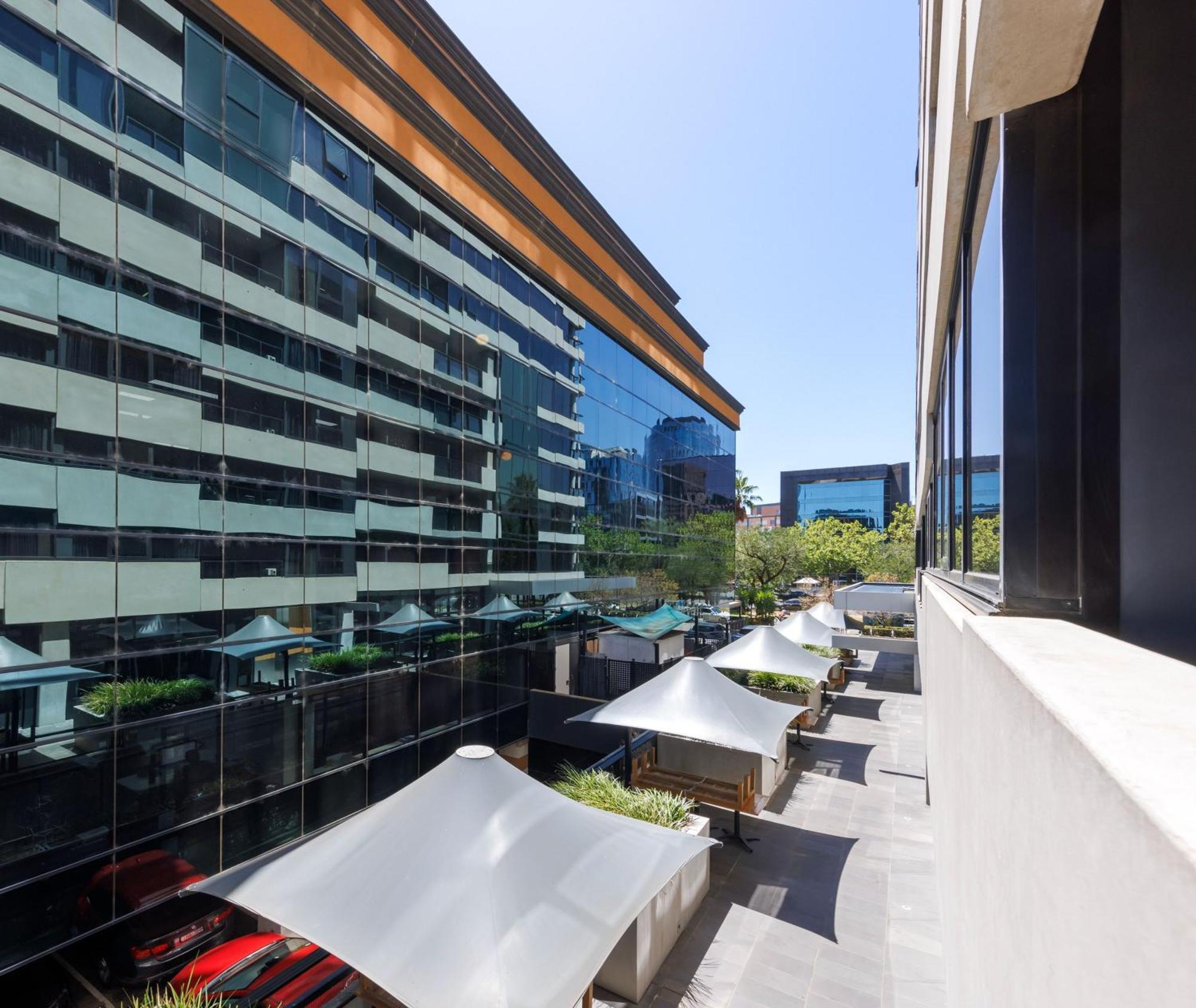 Oaks Melbourne St Kilda Road Hotel Exterior photo